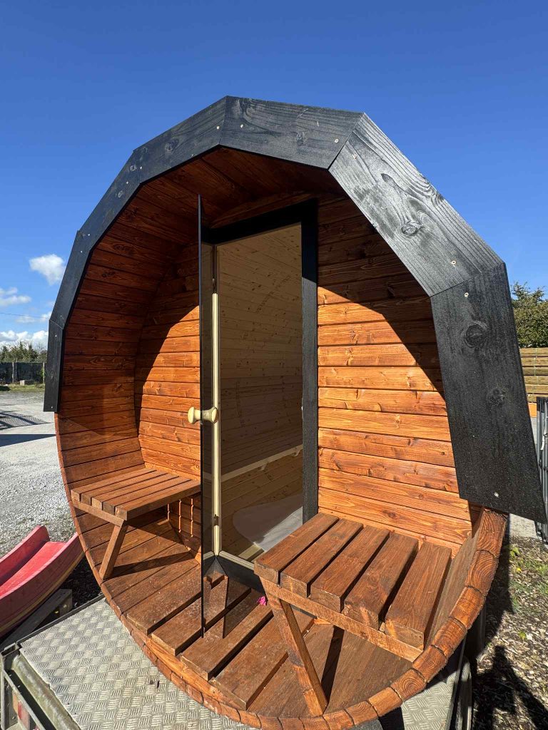 barrel sauna with porch - Image 4
